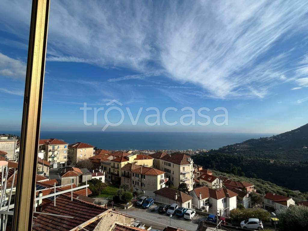 appartamento in vendita ad Alassio in zona Moglio