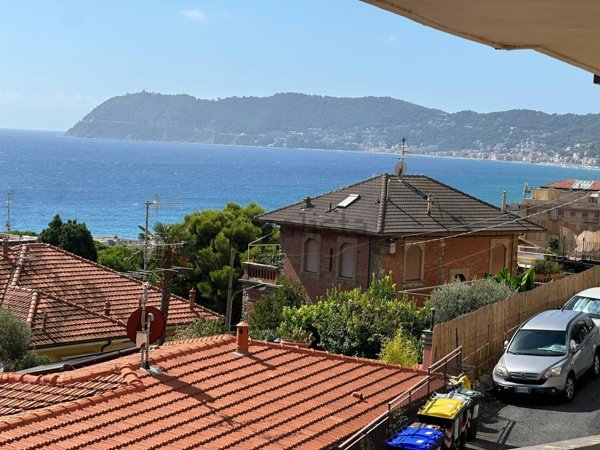 appartamento in vendita ad Alassio