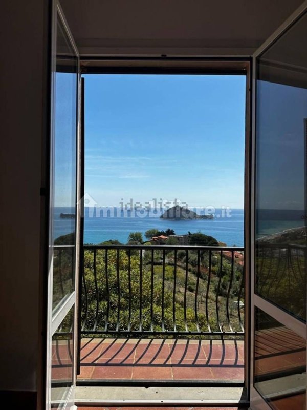 casa indipendente in vendita ad Alassio