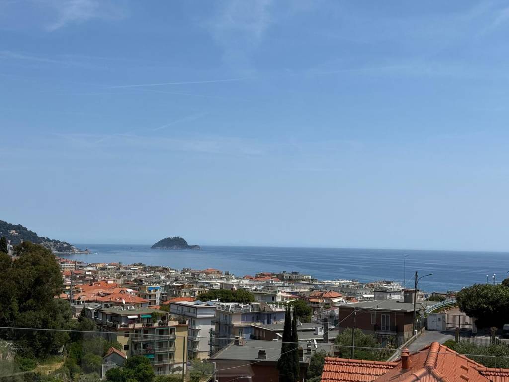 appartamento in vendita ad Alassio