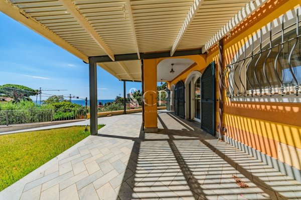 appartamento in vendita ad Alassio in zona Solva