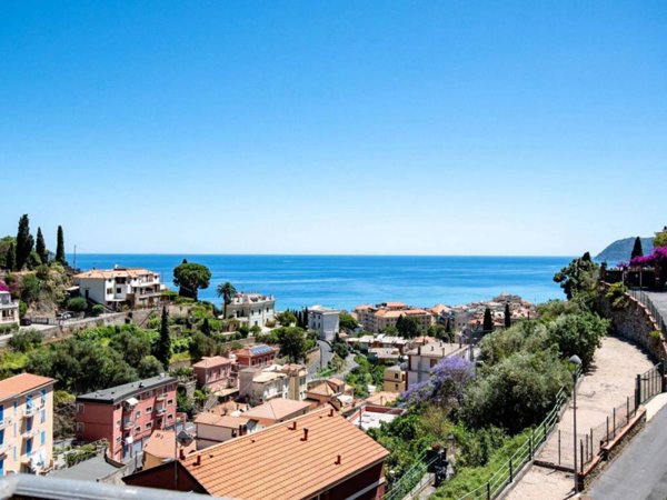 appartamento in vendita ad Alassio in zona Solva