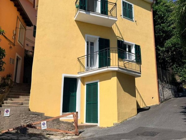 intera palazzina in vendita ad Alassio in zona Moglio