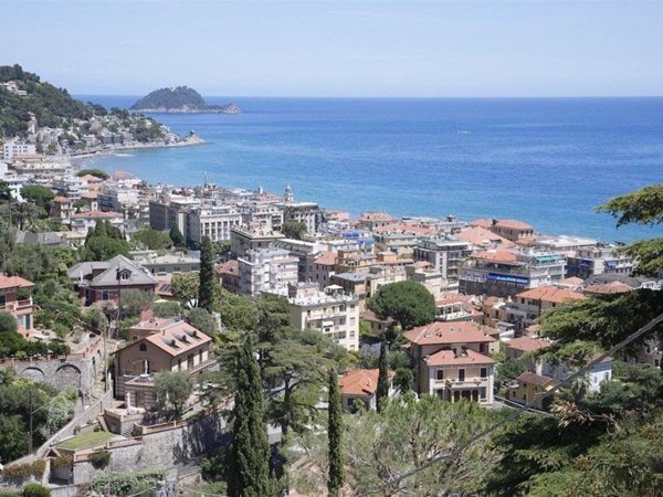 appartamento in vendita ad Alassio in zona Solva