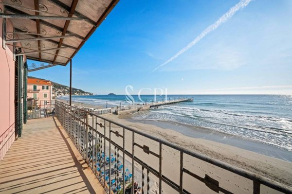 appartamento in vendita ad Alassio