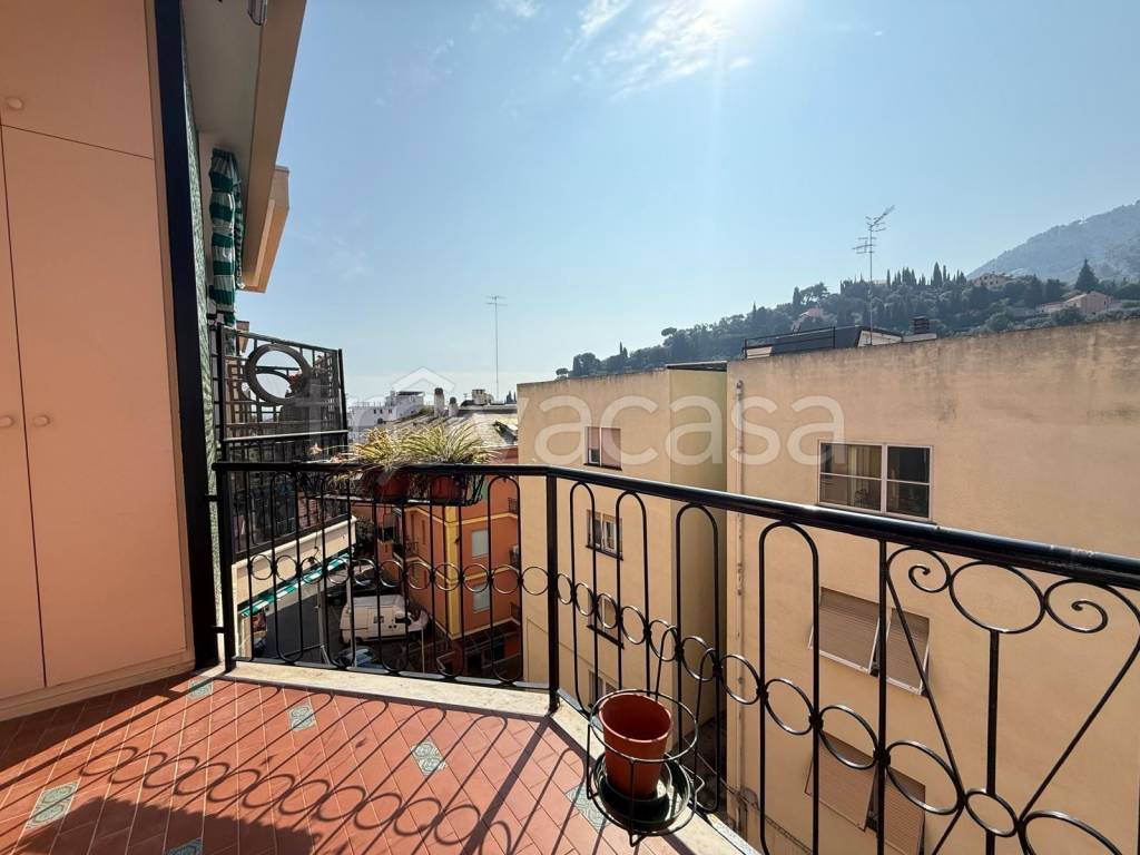 appartamento in vendita ad Alassio in zona Solva
