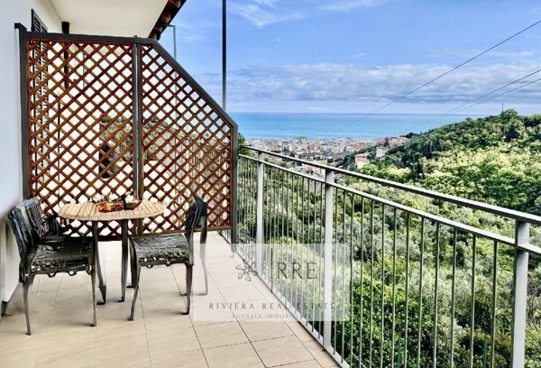 appartamento in vendita ad Alassio in zona Moglio