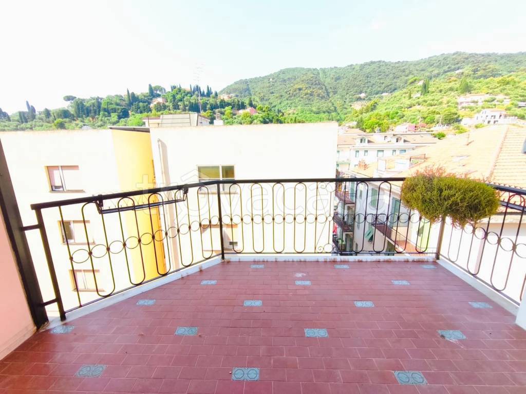 appartamento in vendita ad Alassio in zona Solva