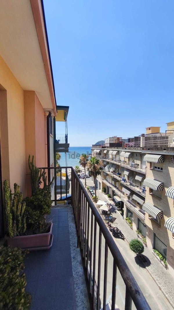 appartamento in vendita ad Alassio