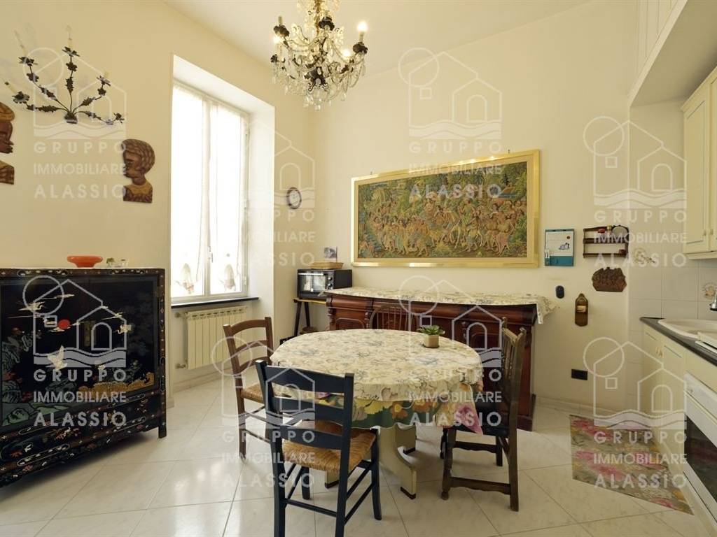 appartamento in vendita ad Alassio