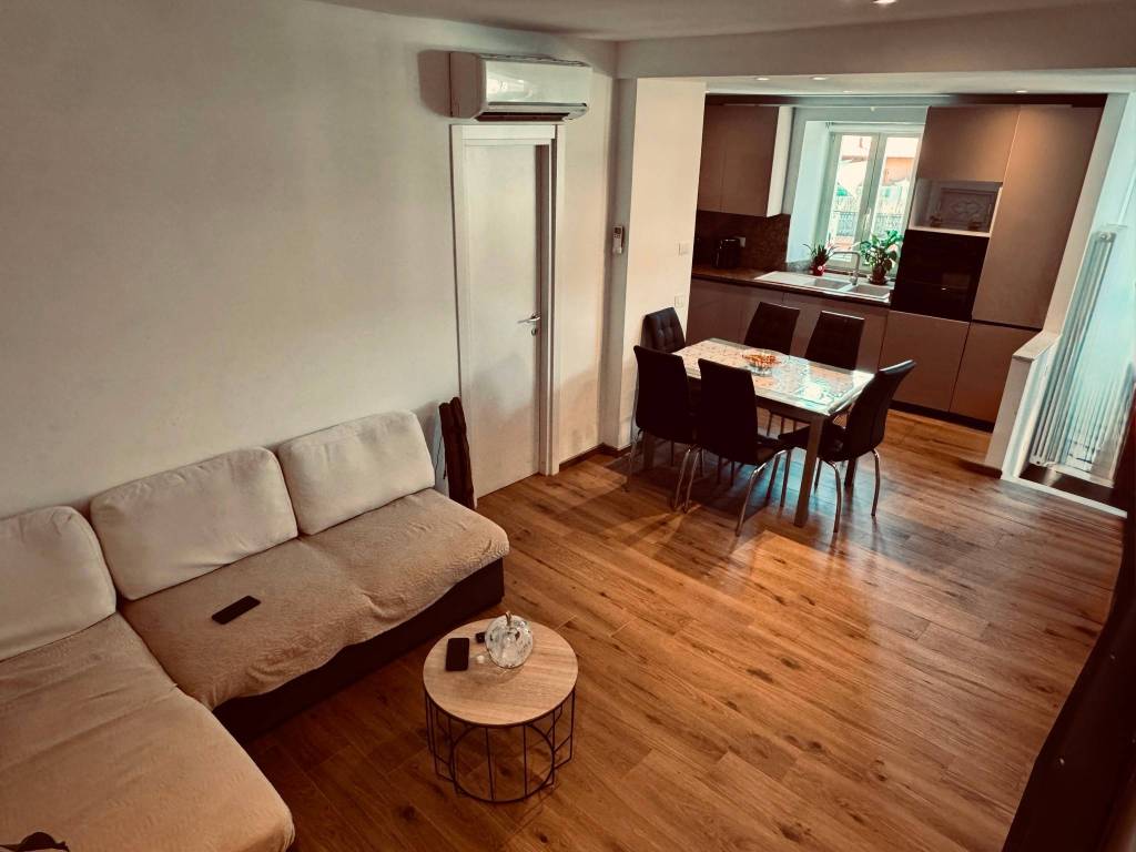 casa indipendente in vendita ad Alassio in zona Moglio