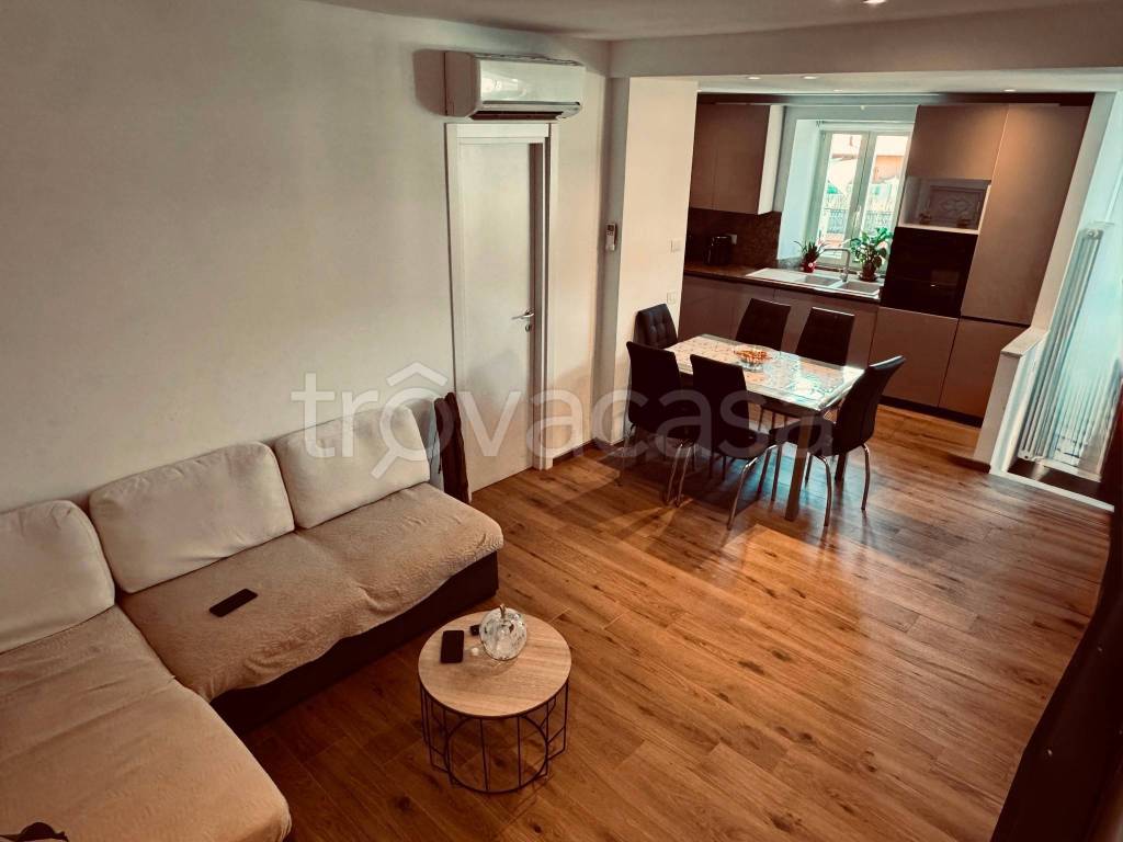 casa indipendente in vendita ad Alassio in zona Moglio