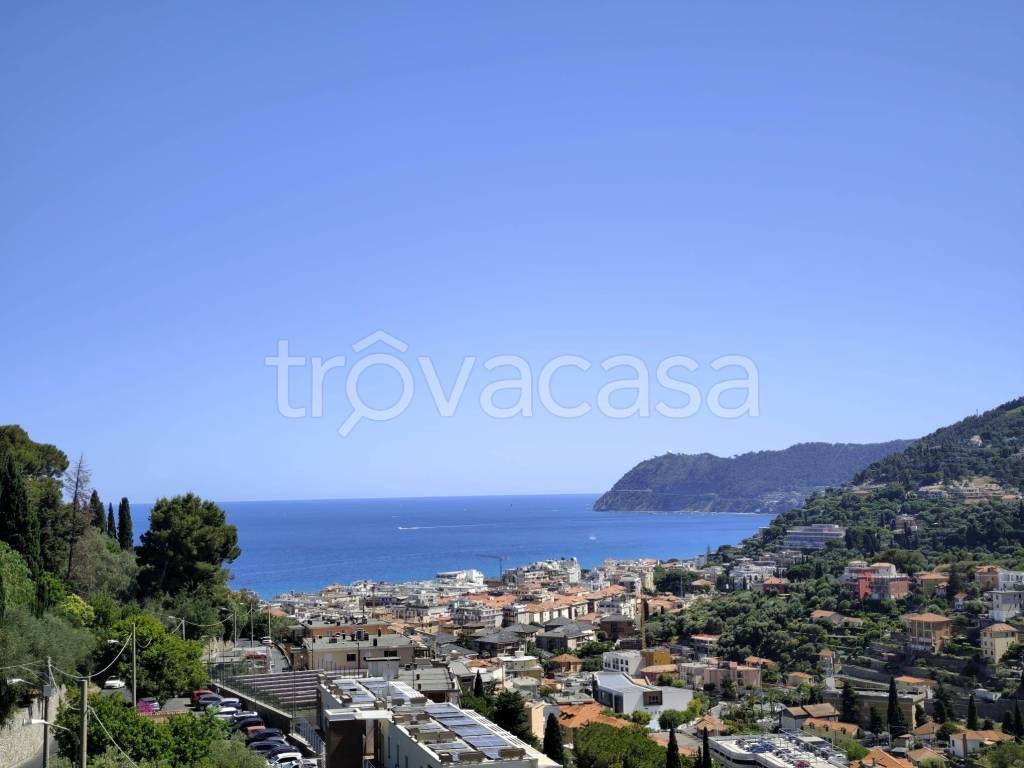 appartamento in vendita ad Alassio in zona Solva