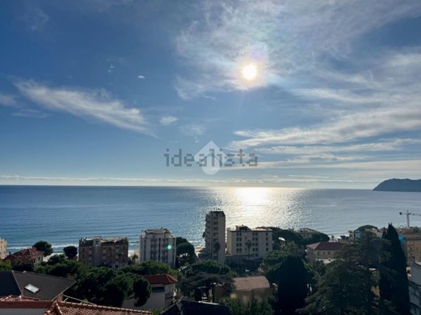 appartamento in vendita ad Alassio in zona Solva