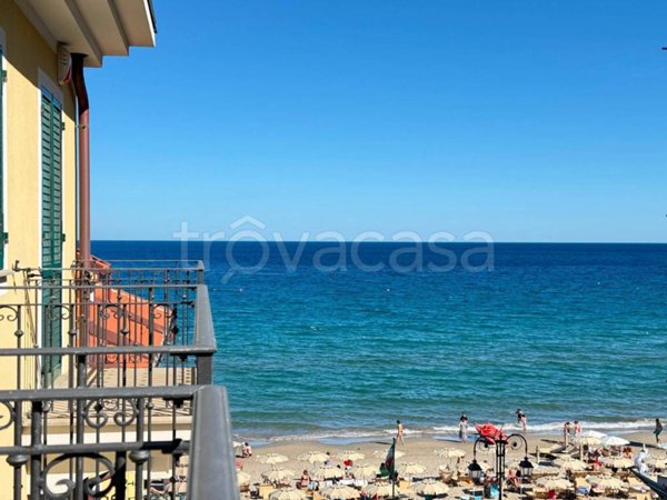 appartamento in vendita ad Alassio