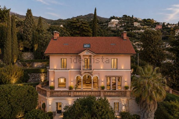 villa in vendita ad Alassio in zona Solva