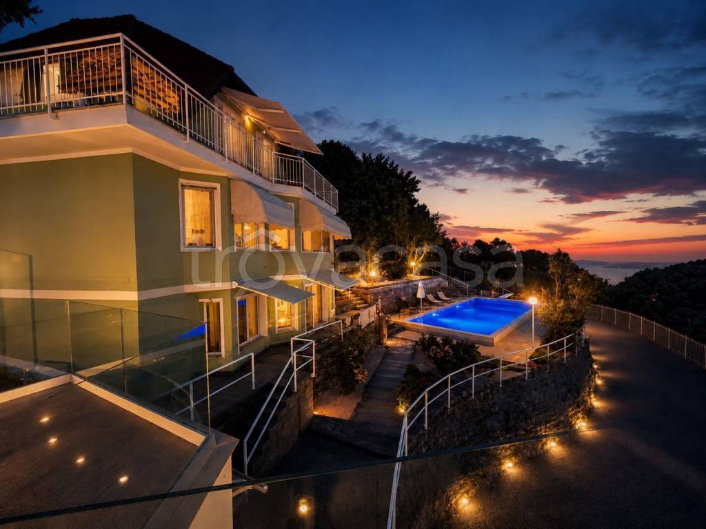 casa indipendente in vendita ad Alassio