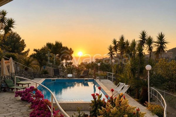 casa indipendente in vendita ad Alassio