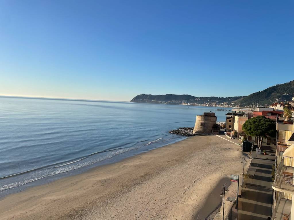 appartamento in vendita ad Alassio