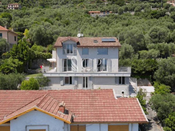 casa indipendente in vendita ad Alassio