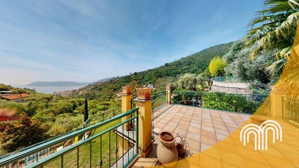 casa indipendente in vendita ad Alassio in zona Solva
