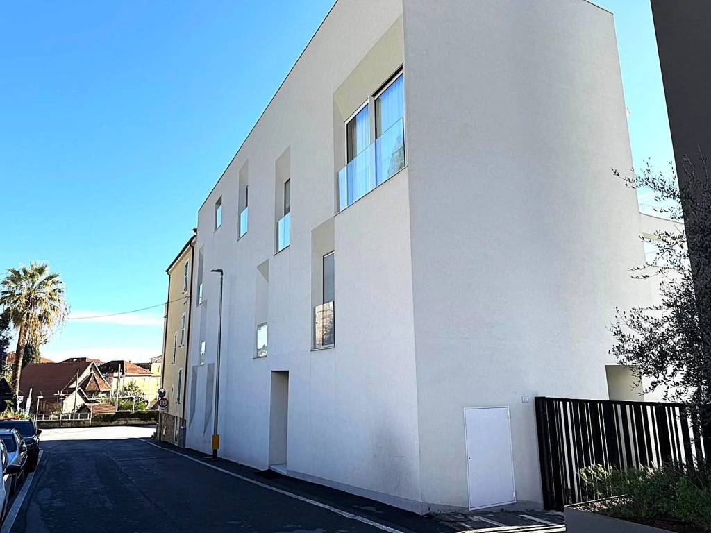 appartamento in vendita ad Alassio in zona Solva