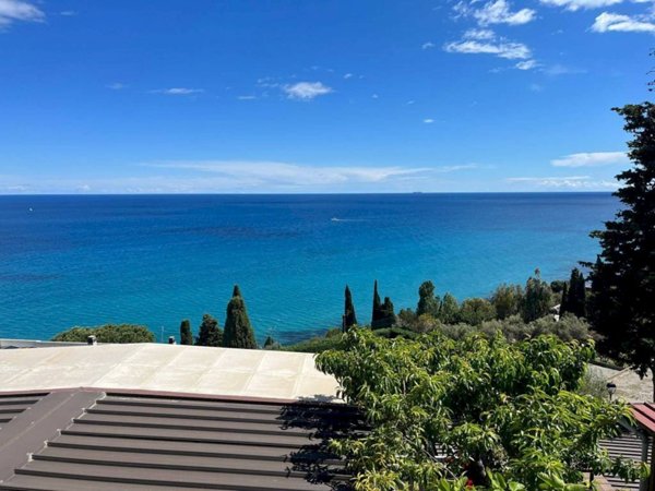 casa indipendente in vendita ad Alassio in zona Solva