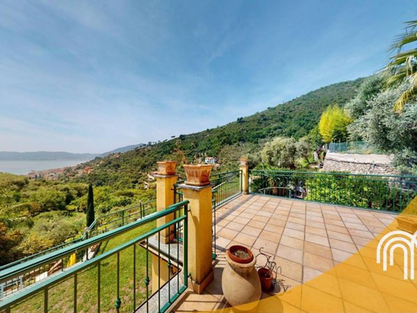 casa indipendente in vendita ad Alassio in zona Solva