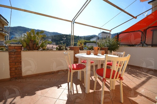 appartamento in vendita ad Alassio in zona Solva