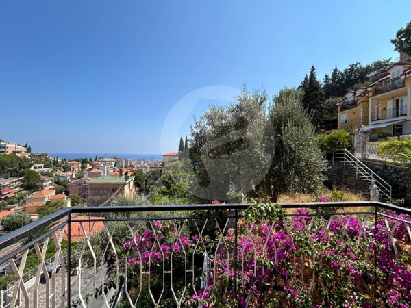 casa indipendente in vendita ad Alassio
