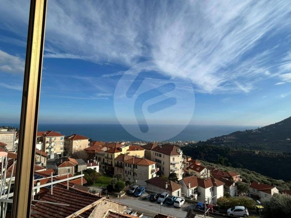 appartamento in vendita ad Alassio in zona Moglio
