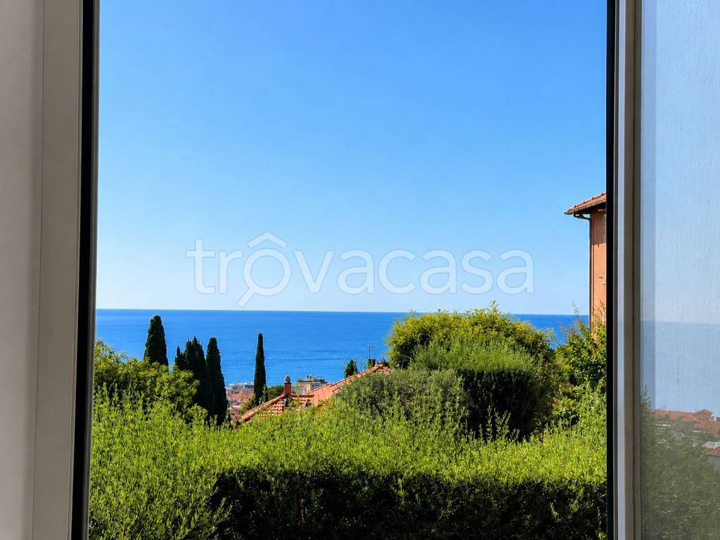 appartamento in vendita ad Alassio in zona Solva