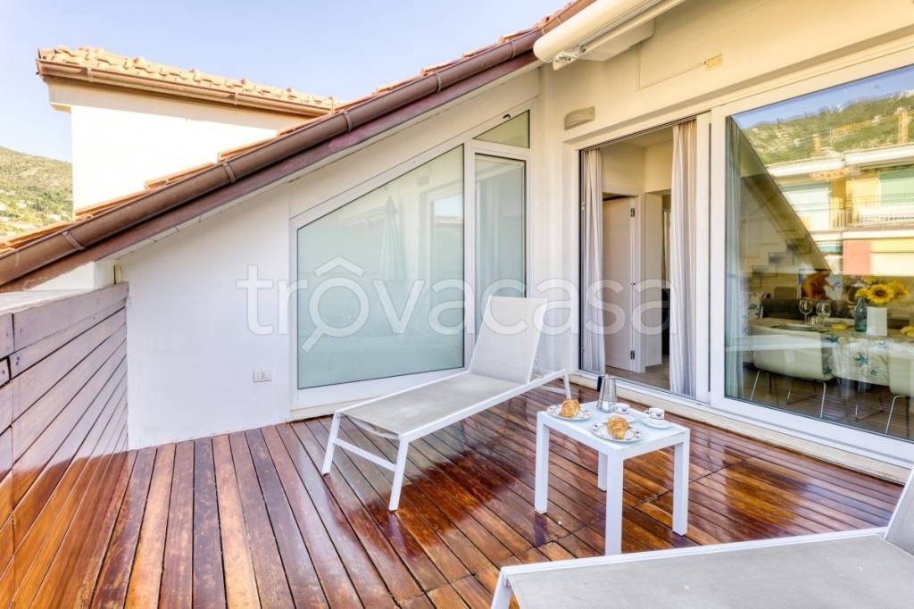 appartamento in vendita ad Alassio