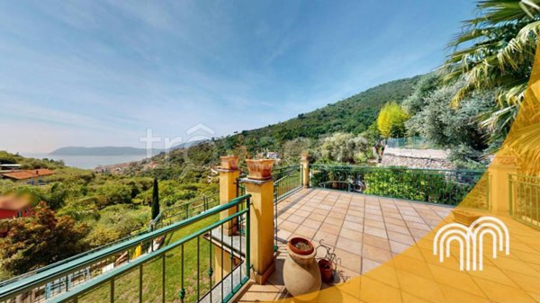 casa indipendente in vendita ad Alassio in zona Solva