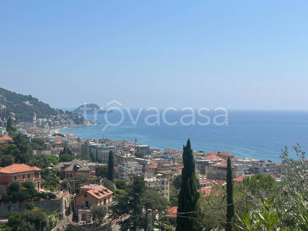 appartamento in vendita ad Alassio in zona Solva