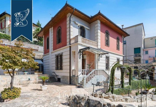casa indipendente in vendita ad Alassio