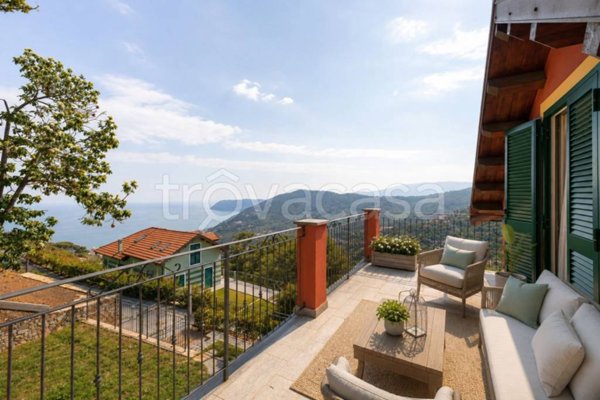 casa indipendente in vendita ad Alassio