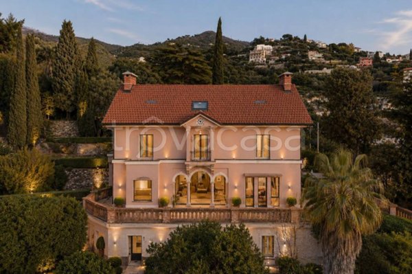 villa in vendita ad Alassio in zona Solva