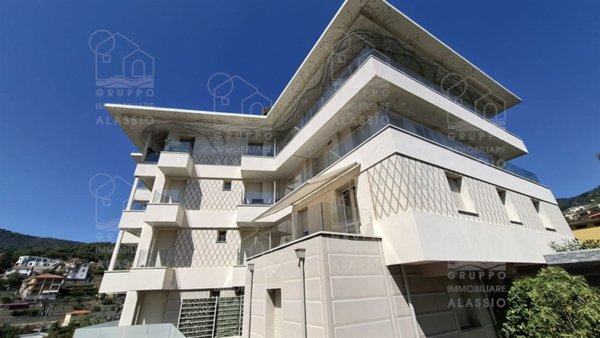appartamento in vendita ad Alassio in zona Solva