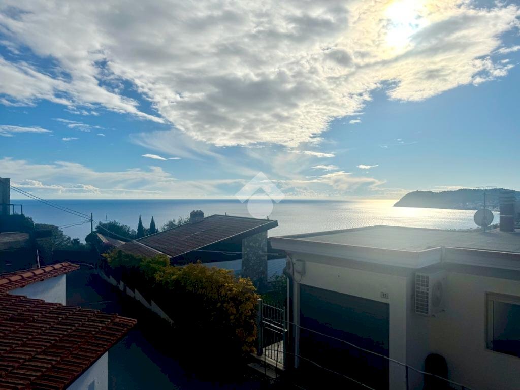 appartamento in vendita ad Alassio in zona Solva
