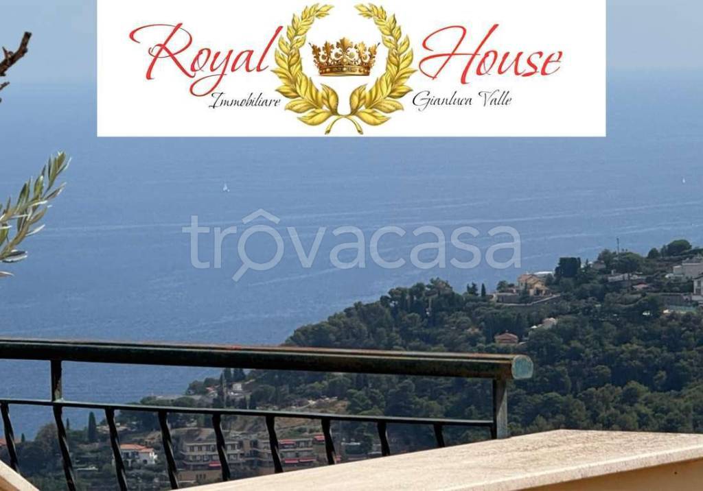 casa indipendente in vendita ad Alassio in zona Moglio