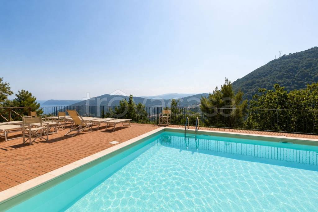 casa indipendente in vendita ad Alassio