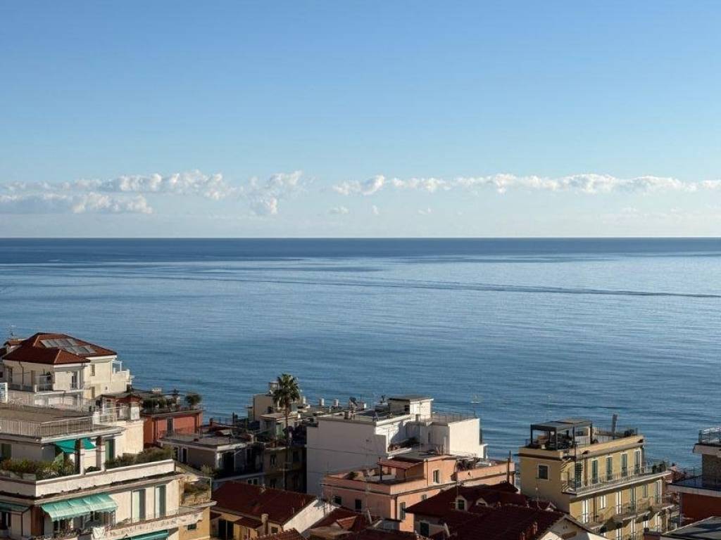 appartamento in vendita ad Alassio in zona Solva
