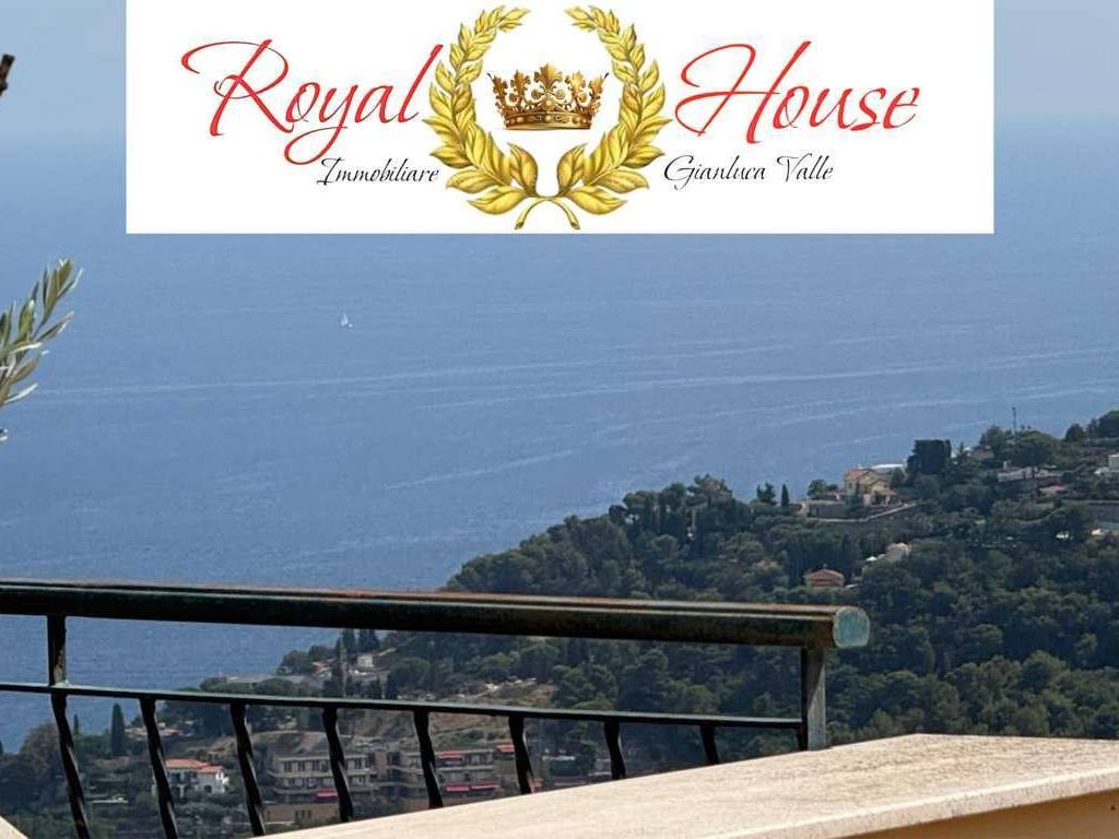 casa indipendente in vendita ad Alassio in zona Moglio