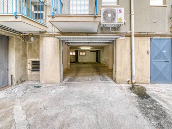 locale di sgombero in vendita ad Alassio