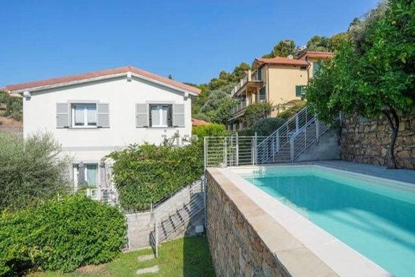 appartamento in vendita ad Alassio in zona Solva