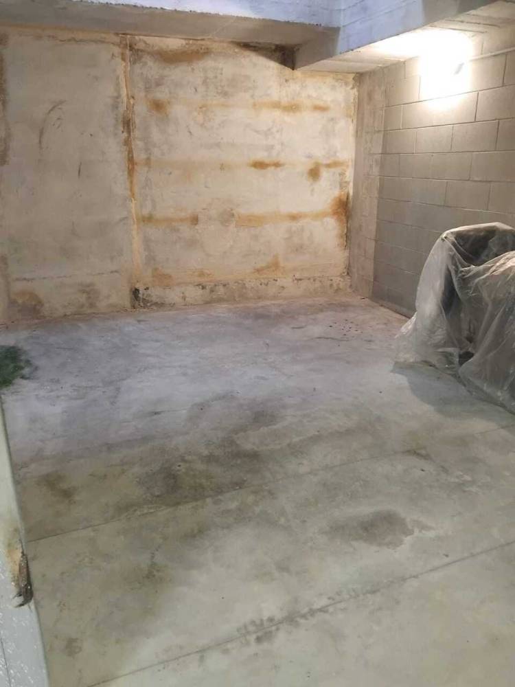 locale di sgombero in vendita ad Alassio in zona Solva