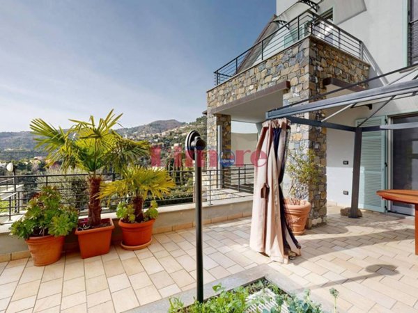 casa indipendente in vendita ad Alassio in zona Solva