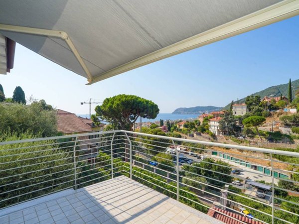 appartamento in vendita ad Alassio in zona Solva