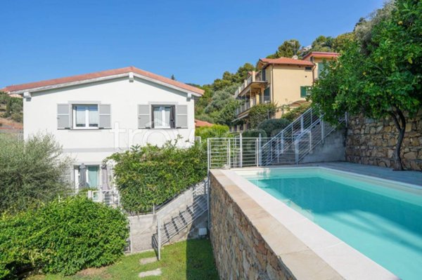 appartamento in vendita ad Alassio in zona Solva